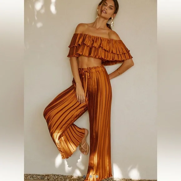 Anthropologie Plisse Set - Picture 1 of 2